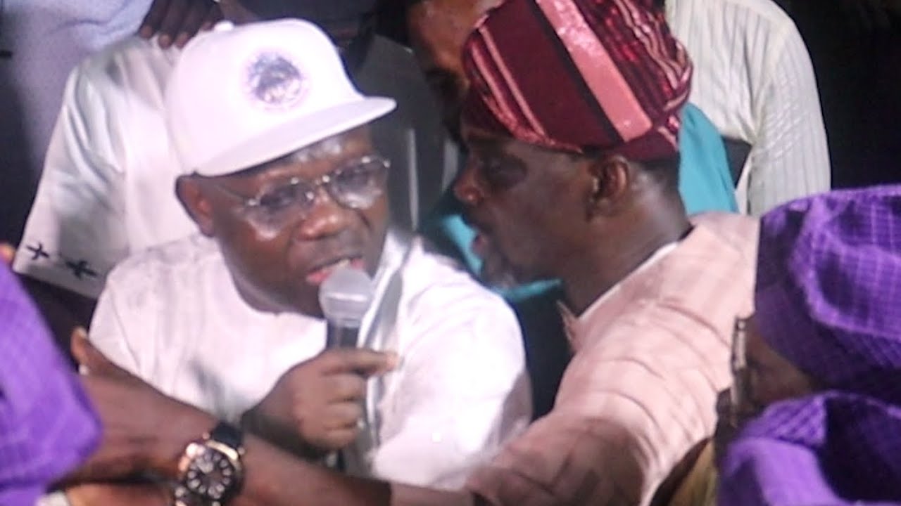 Unbelievable: Watch How Sefiu Alao Challenge Alabi Pasuma On Stage About Culture And Religion