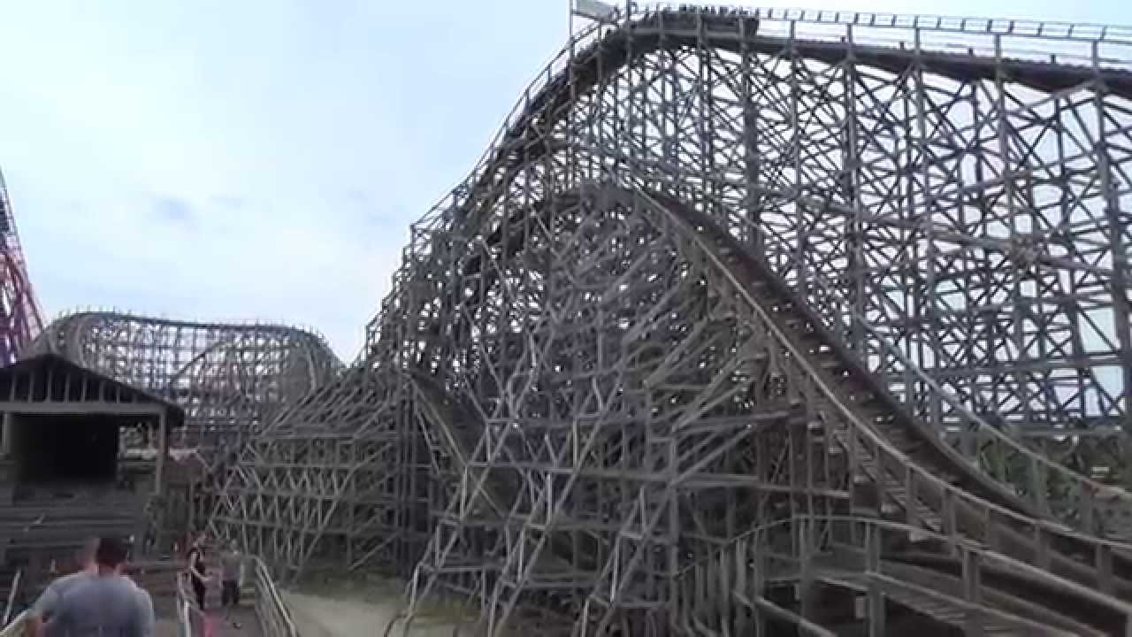 Viper at Six Flags Great America