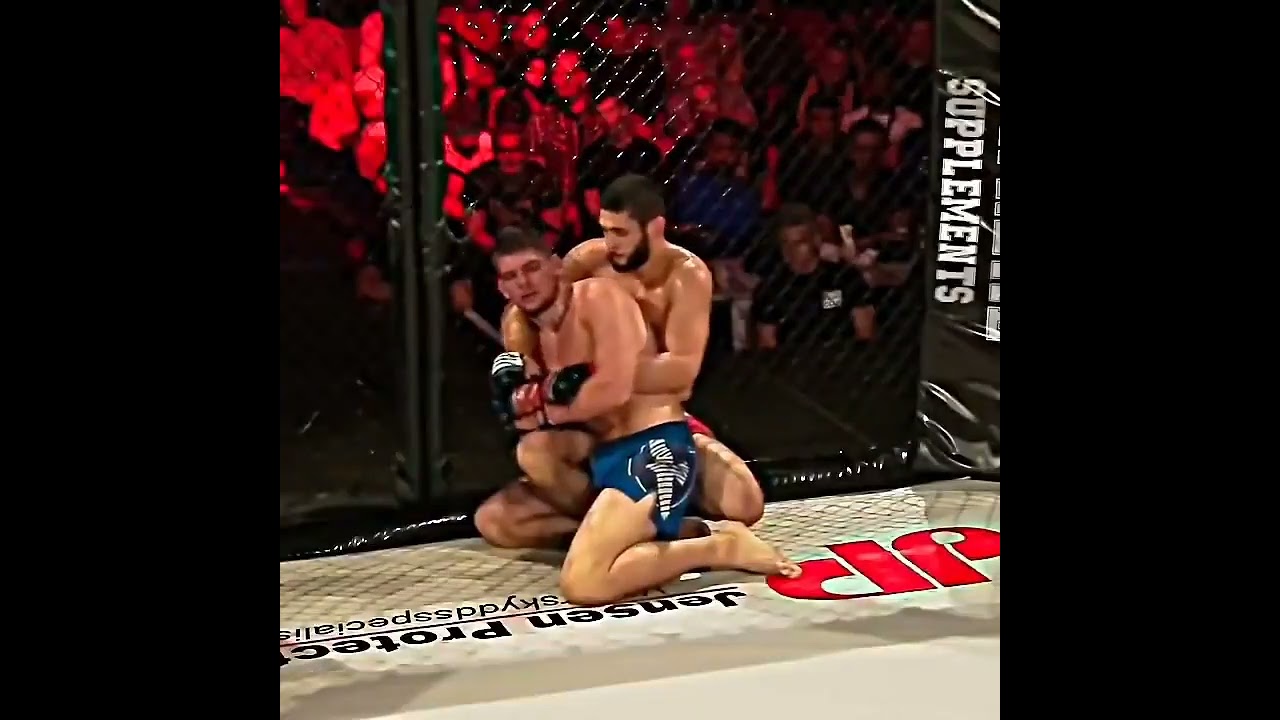 Giyotin hareketinde dişliği &ccedil;ıkan ve takıp rakibini nakavt eden MMA d&ouml;v&uuml;ş&ccedil;&uuml;s&uuml;