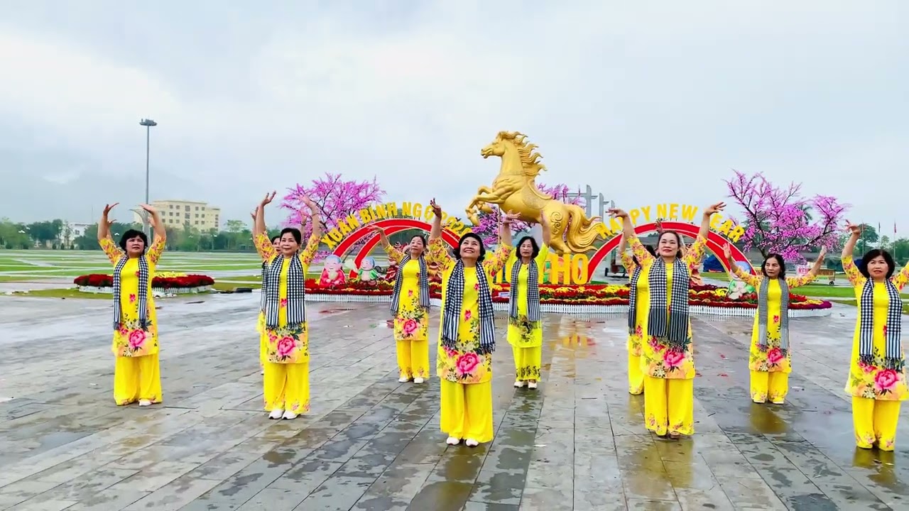 Múa quê tôi nhóm Vũ điệu ban mai  phường Hoà Bình tỉnh Phú Thọ 