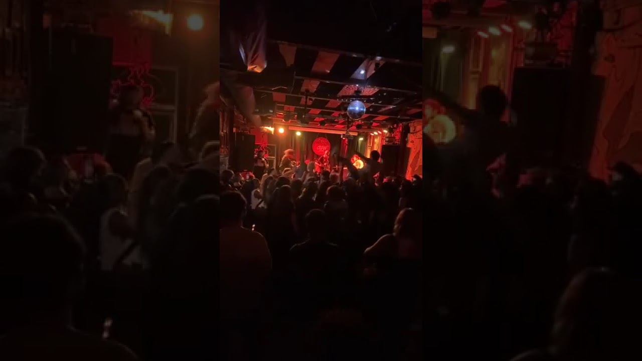 WALKING BLUE FULL SET SOLD OUT WILLS PUB ORLANDO FL 8/17/25 