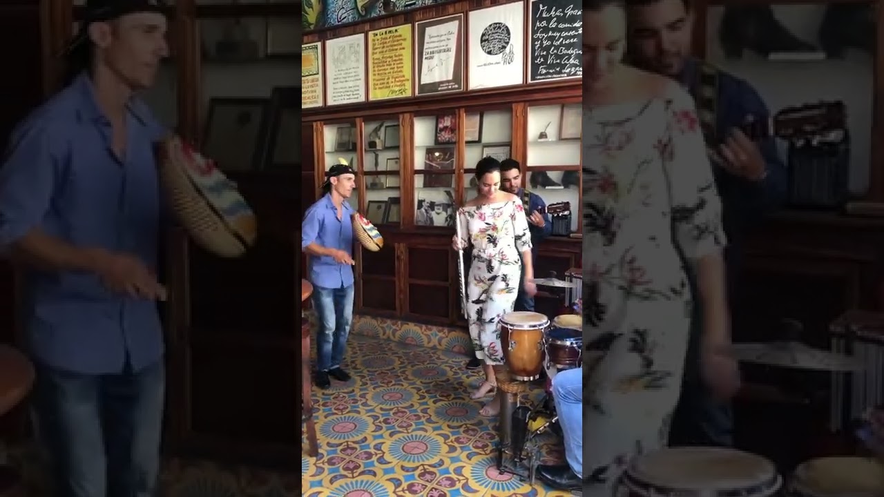 Grupo Manantial...La Bodeguita Del Medio Cuba que linda es Cuba 🇨🇺