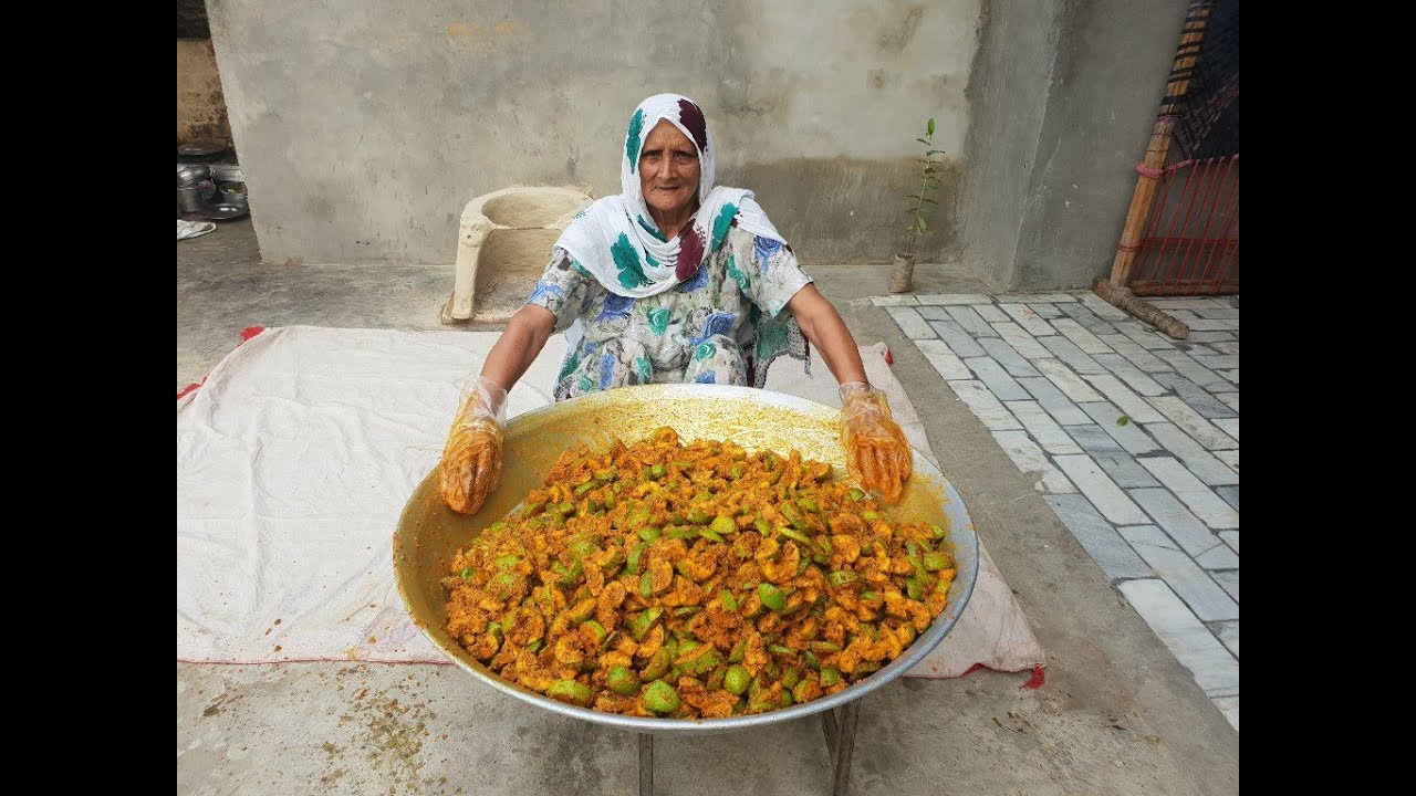 AAM KA ACHAR prepared by MY GRANNY | Mango Pickle Recipe | achar recipe in hindi | PUNJABI ACHAR