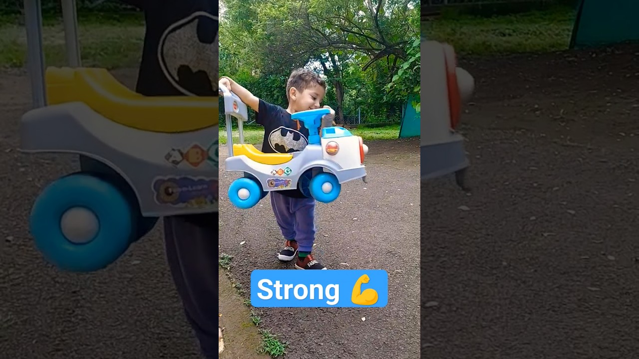 cute baby lifting car 🚗🚗