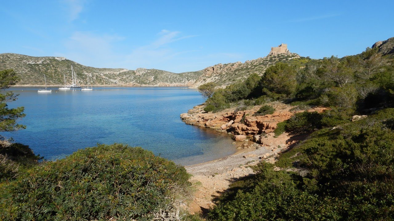 Sailing to the Cabrera island.