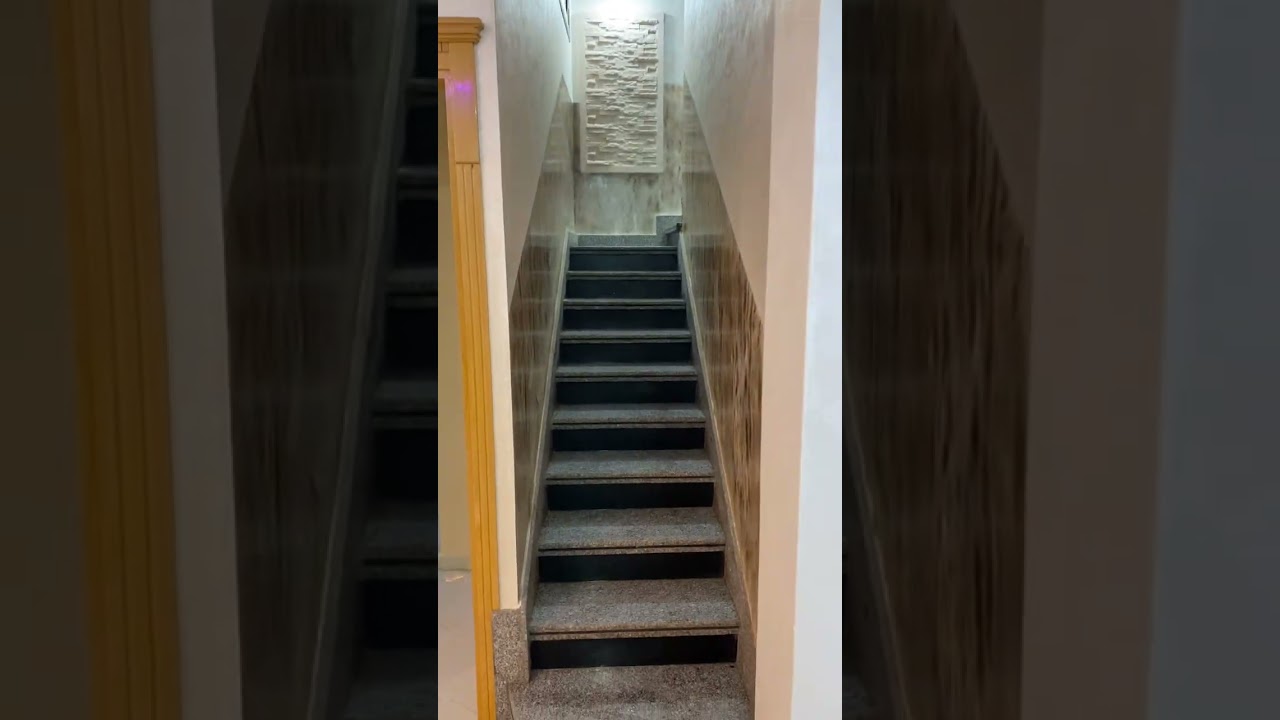 منزل للبيع بمدينة وجدة لازاري حي الأنوار -0662301183-