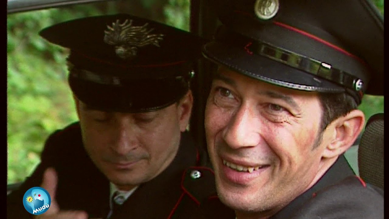 Mudù - Carabinieri in retromarcia