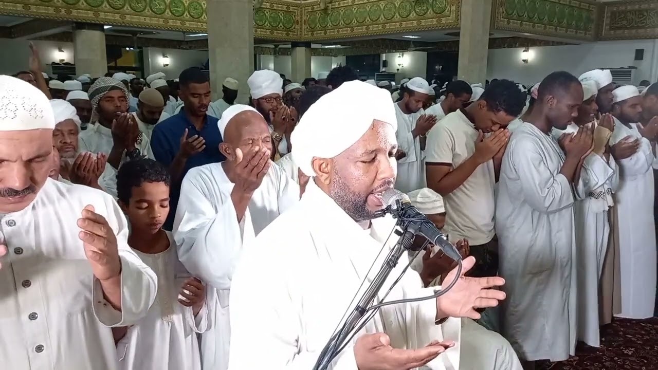 أجهش بالبكاء... دعاء ختم القرآن الكريم للعام 2022 مع الشيخ الزين محمد آحمد