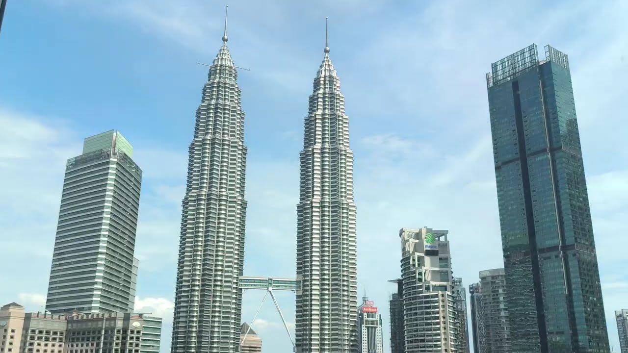Traders Hotel 🏨 Room Video Twin towers view room #malaysia #kaulalumpur 