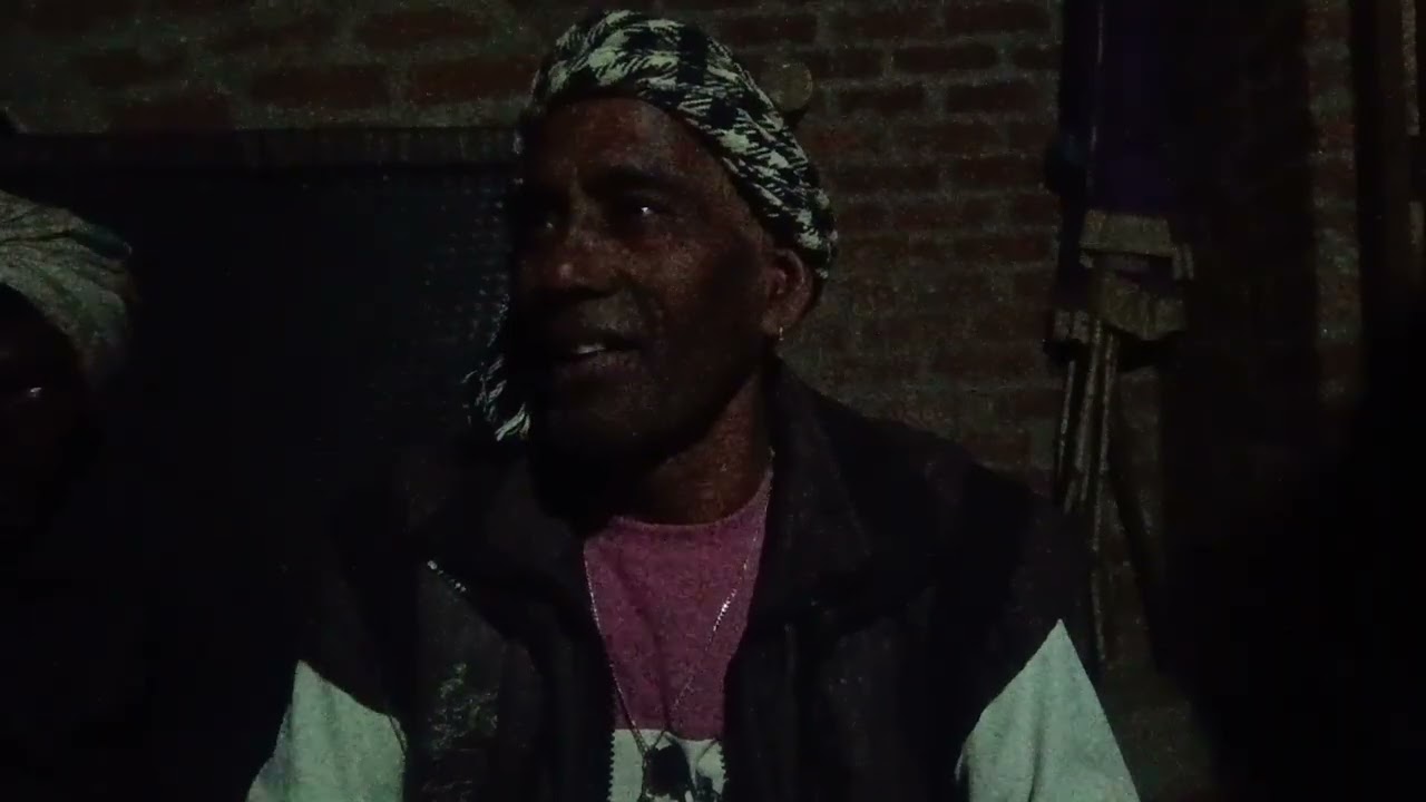 देश बदला संसार बदला इंसान बदल के हाइ ब्रेड हो गया गाना है क्या बताऊं जमाने की हालत कुछ कहना आता नहीं