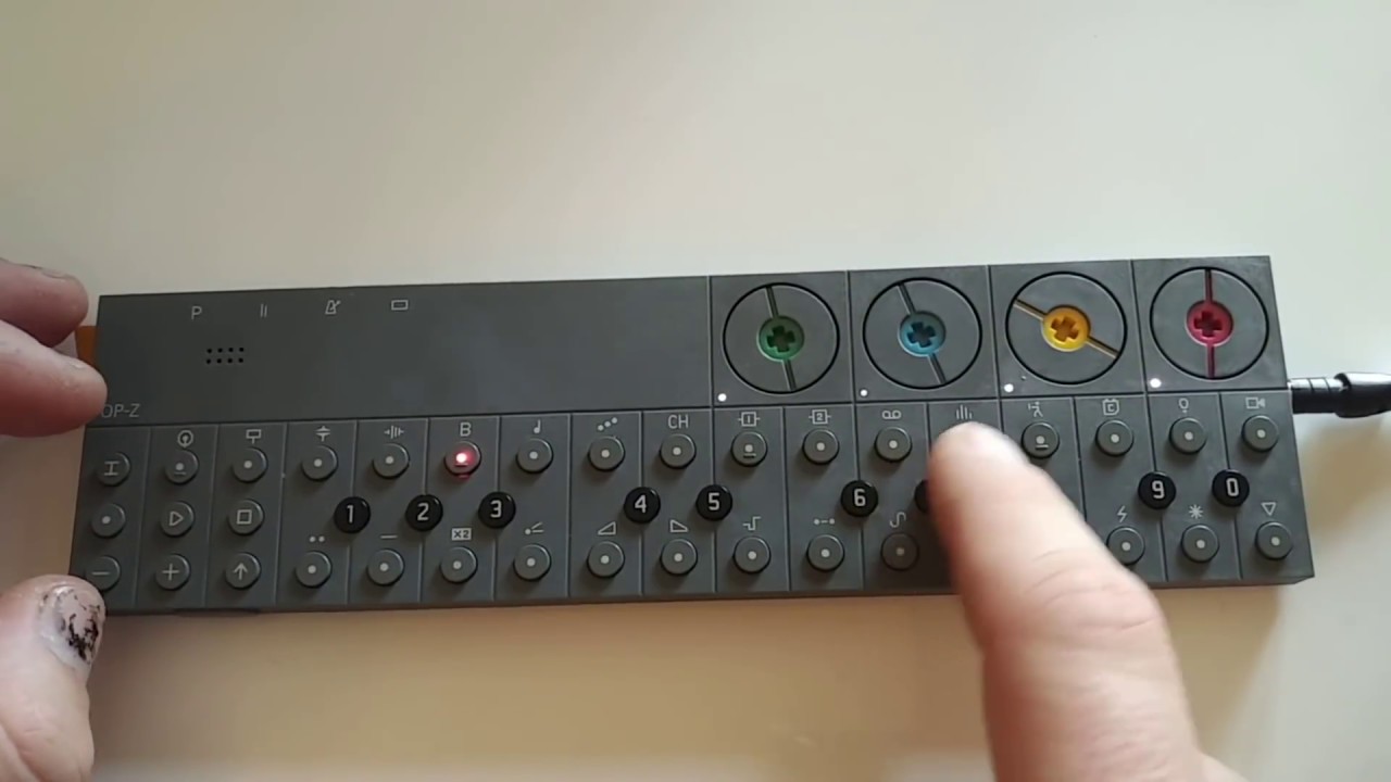 Making long Patterns on OP-Z using step components.