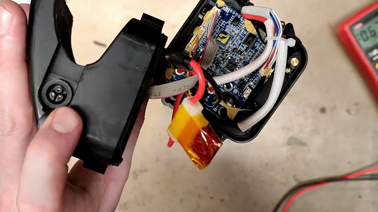 Alla barnen kunde ladda sitt batteri utom Rex för han hade Ecoride PowerPack 576