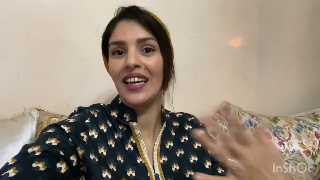 شاركت معكم العراضة عند اكرام /داز نهار زاهي /تغدينا  restaurant little mama /فمرجانvlog