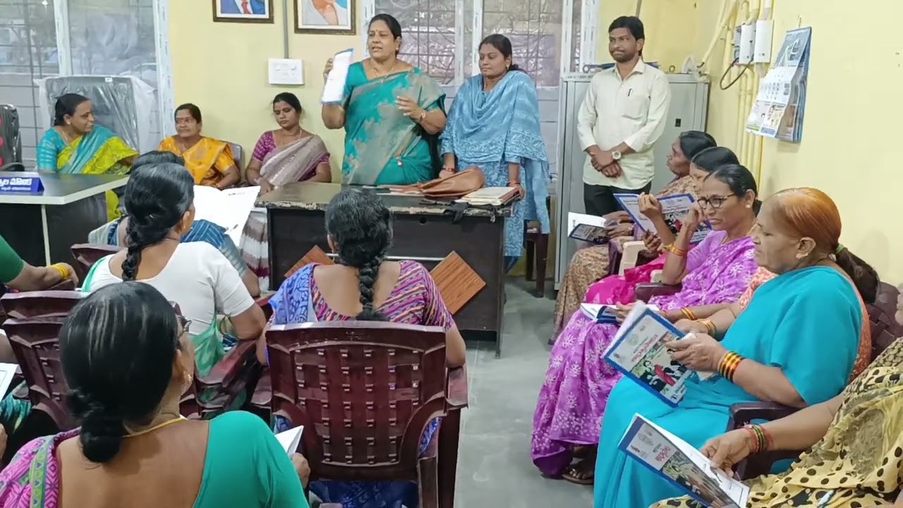 సోమగూడెం గ్రామ పంచాయతీ లో డ్వాక్రా గ్రూప్ ఆధ్వర్యంలో అమ్మ కు అక్షరం మాల కార్యక్రమం.