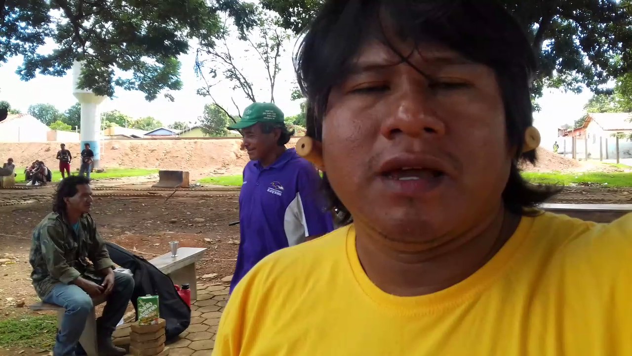 Cláudio Xavante está louvando a Deus, fala do seu testemunho....