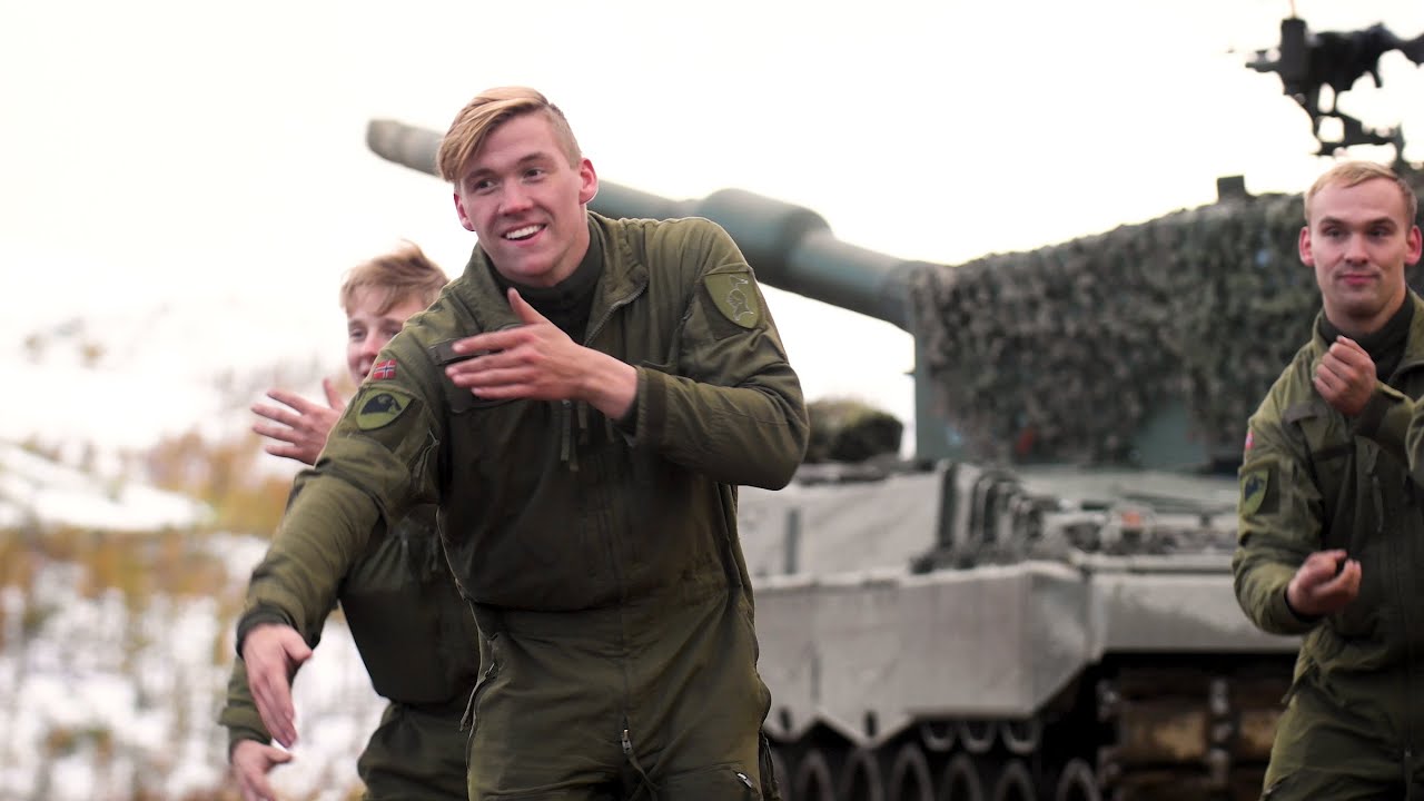 Hæren danser BlimE dansen 2019/Norwegian army dancing to 