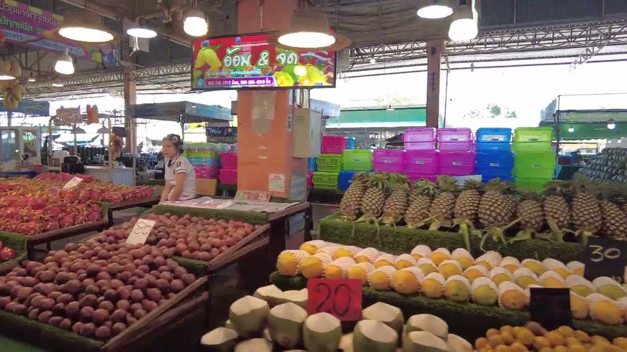 4K Thailand 🌴                                               Ratanakorn market in Jomtien 