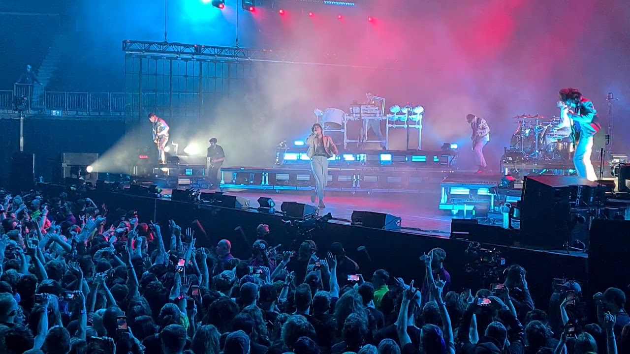 Bring me the Horizon live in London - House of Wolves