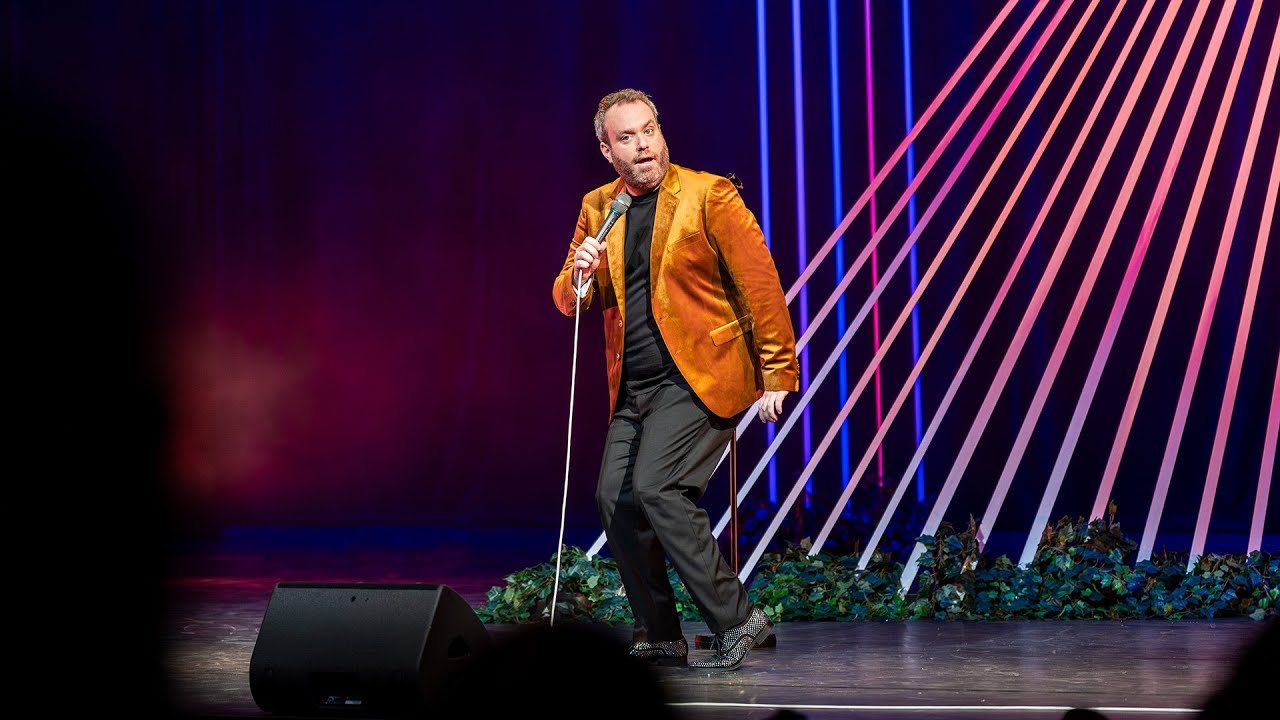 Jens Dendoncker \ Het zou grappig zijn als het niet zo triestig was \ Schoolfeest