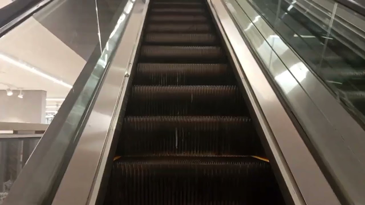 2022 Escal Escalators in Torra at Centro