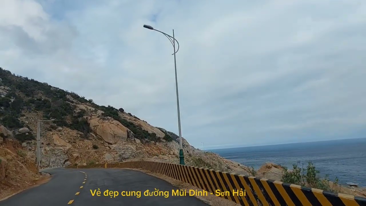 Cung Đường Đẹp Ven Biển Mũi Dinh - Sơn Hải Thuận Nam Khánh Hòa