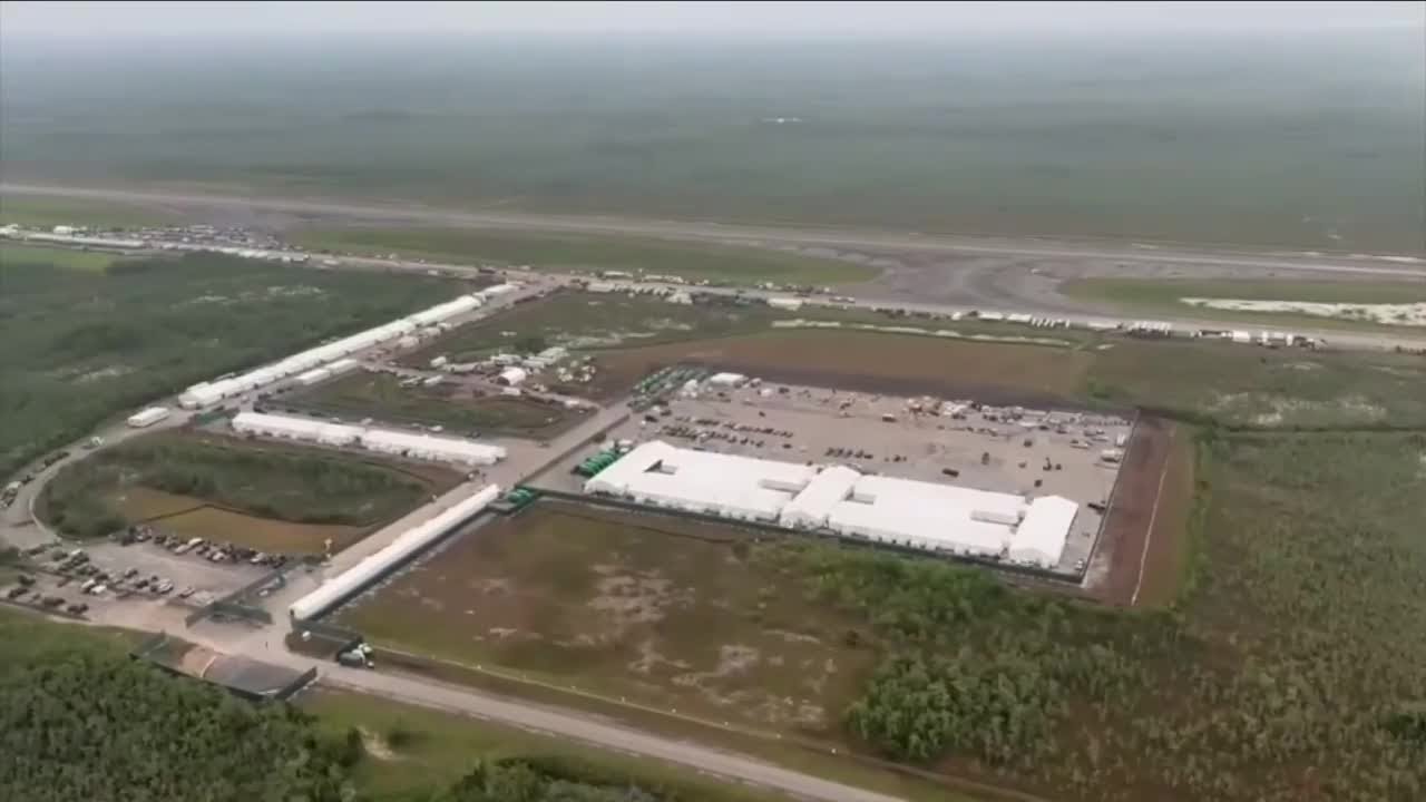 Федеральный судья обязал организацию Alligator Alcatraz опубликовать правила посещения заключенны...