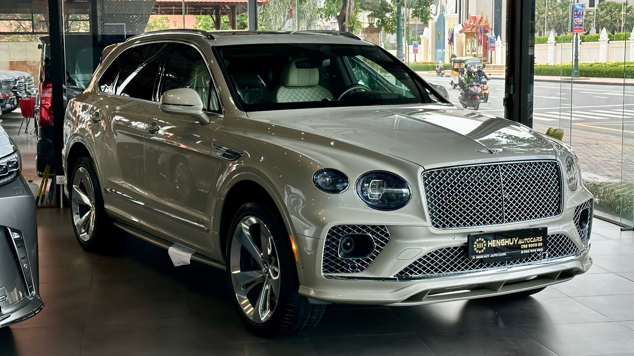 (2024)  Bentley Bentayga Azure  - Ultimate Luxury Sport SUV Review