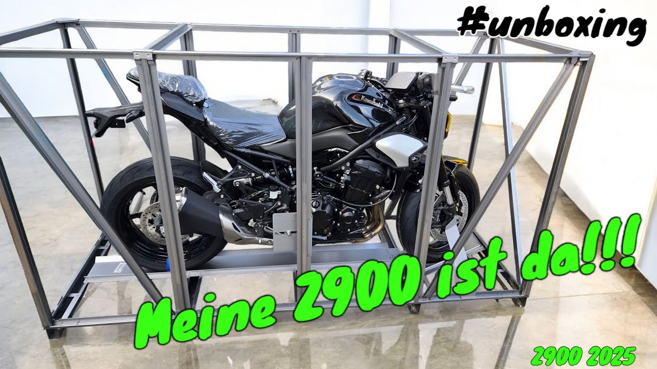 Meine Kawasaki Z900 2025 ist da! | UNBOXING | Ein Blick auf meine schwarze Z900 und Z900SE