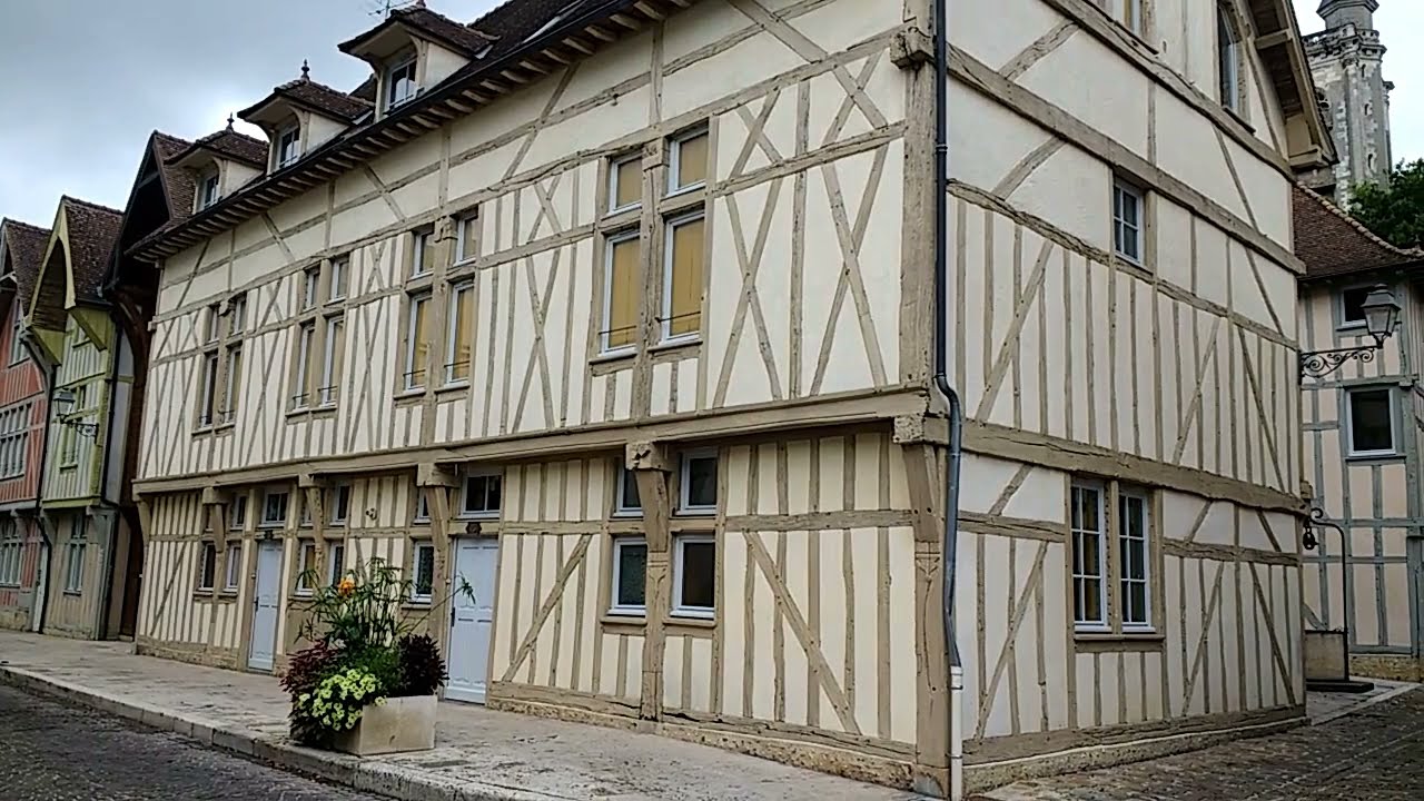Walking in Troyes France