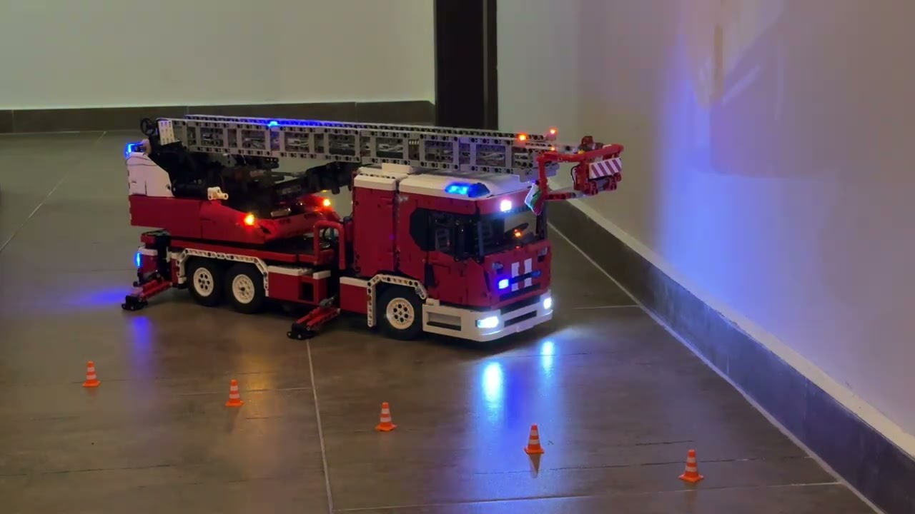 Mould king fire truck 17022 led emergency light kit.