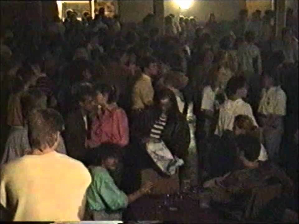 Parkschl&ouml;&szlig;chen Brandis - Saal - Tag der deuschen Einheit am 03.10.1990