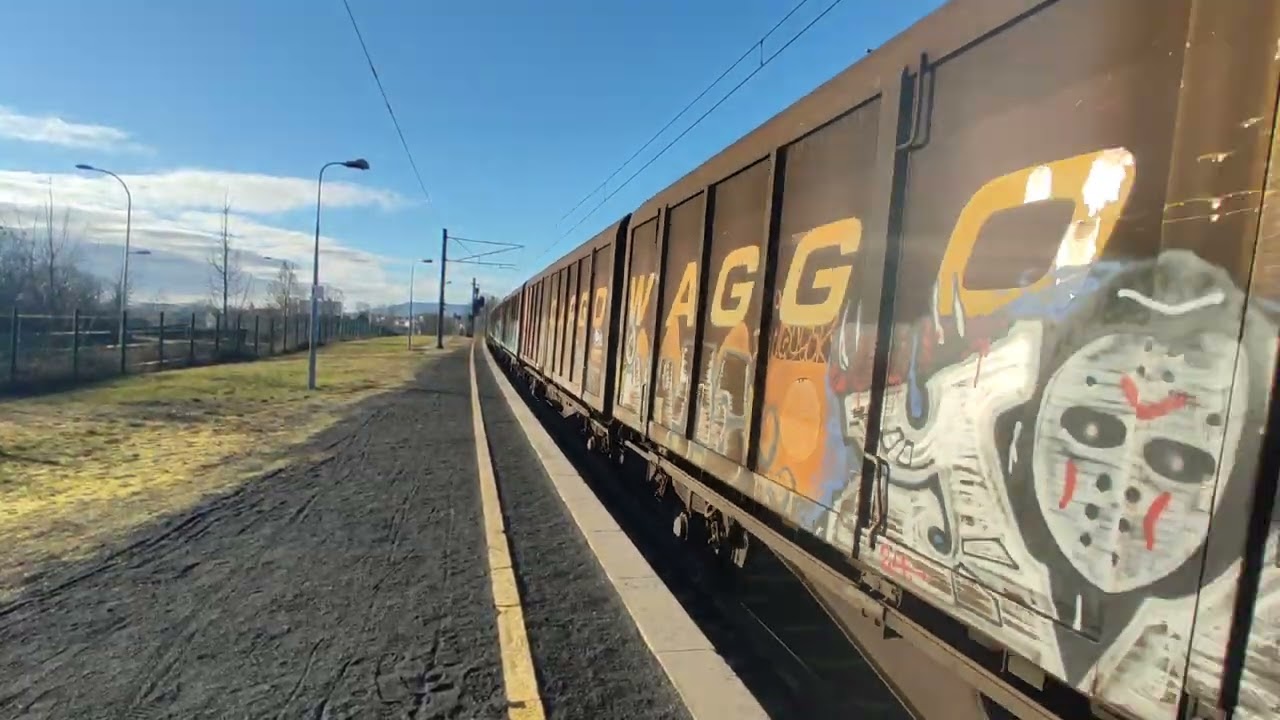 Fret ECR en gare de Gerzat class 66 + couvert + klaxon.