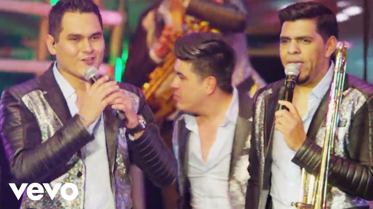 Banda Los Recoditos - Popurrí: El Toro Mambo, La Repetidora (Cumbia Repetidora), La Bamba (En Vivo)