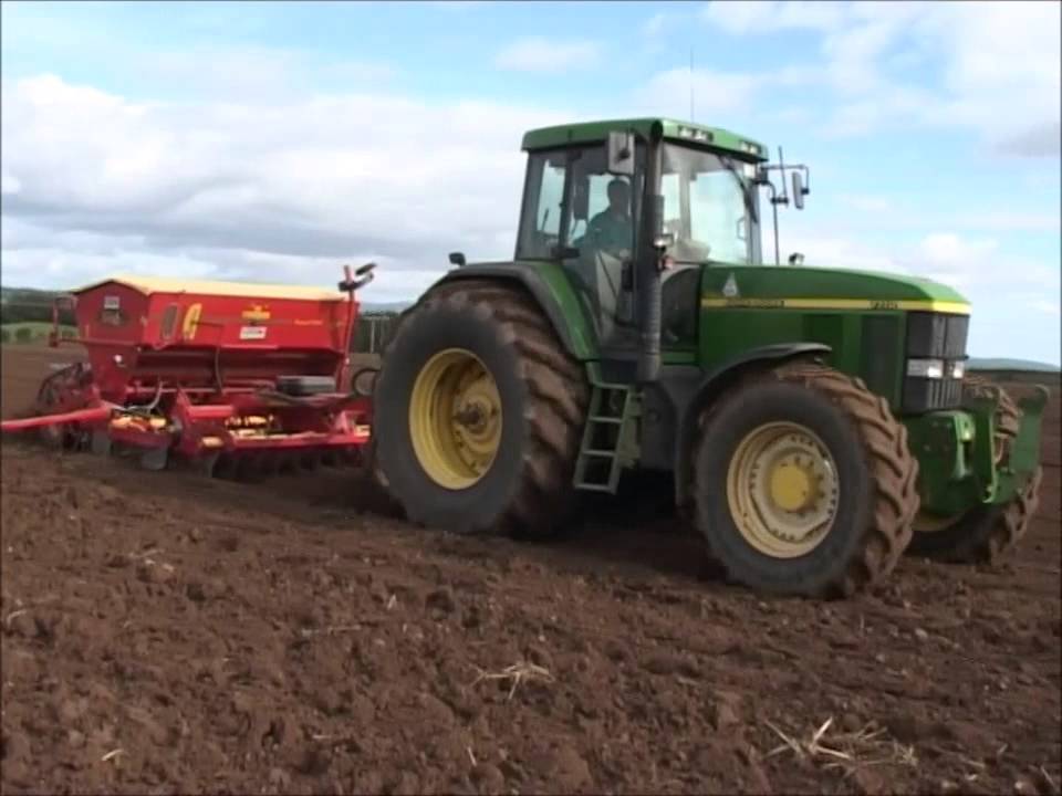John Deere 7710 with Vaderstad Rapid drill