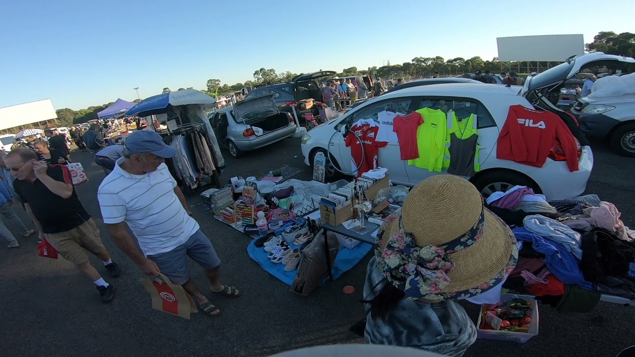 COBURG Flea Market/MELBOURNE AUSTRALIA