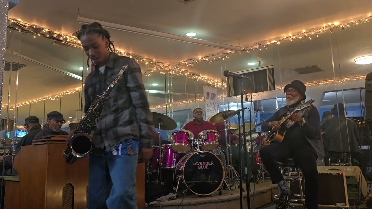 Ayo Brame -Kamasi Washington-Ricky Washington  Jacques Leisure Mikal MajeedChris Lowery- Footprints