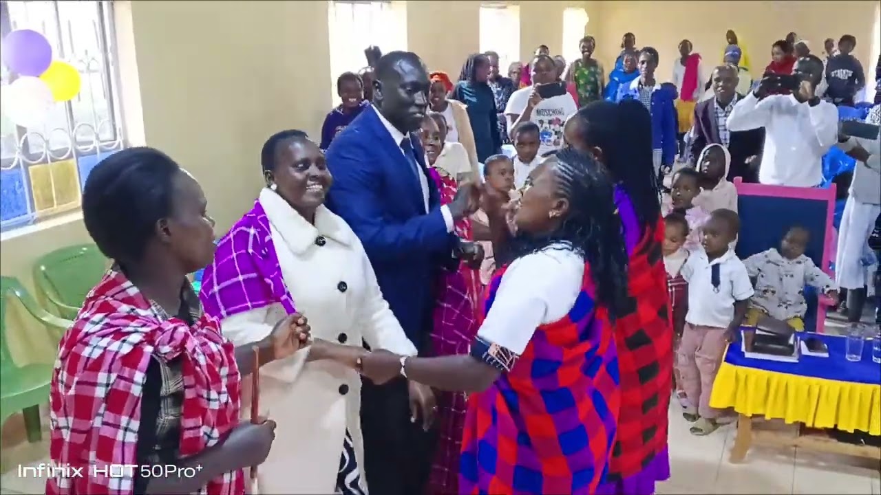 TOSKEMWAA NEE By SIWOT FOUNTAIN CHURCH CHOIRE