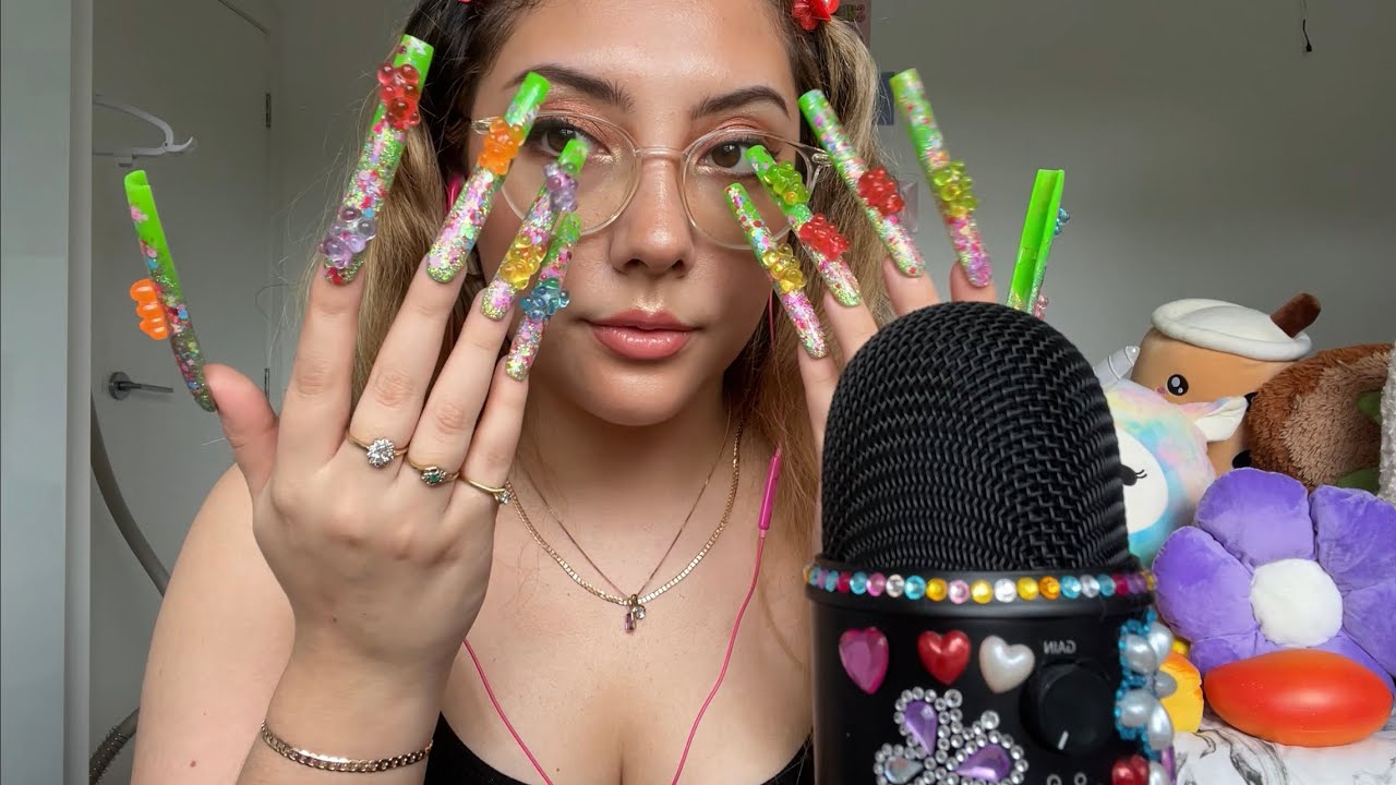 ASMR Nail Tapping & Clacking 💗💚 | Whispered