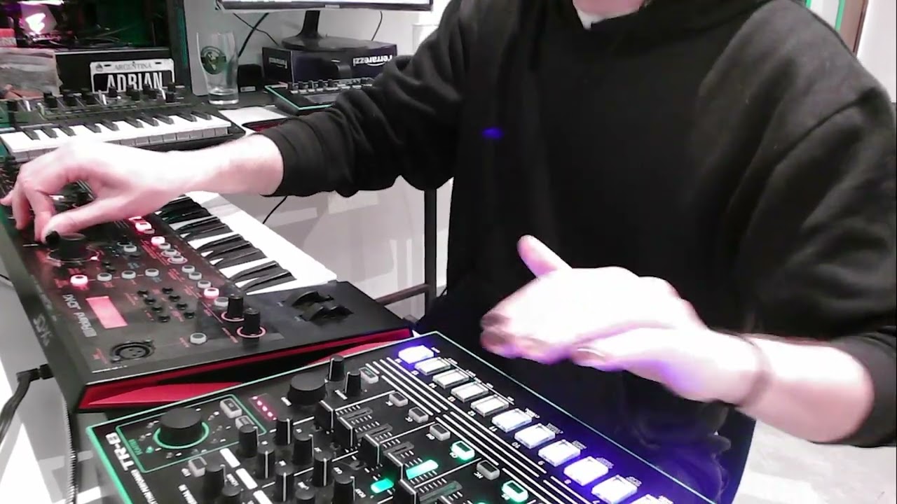 Roland TR8 & JDXI Unknown caller