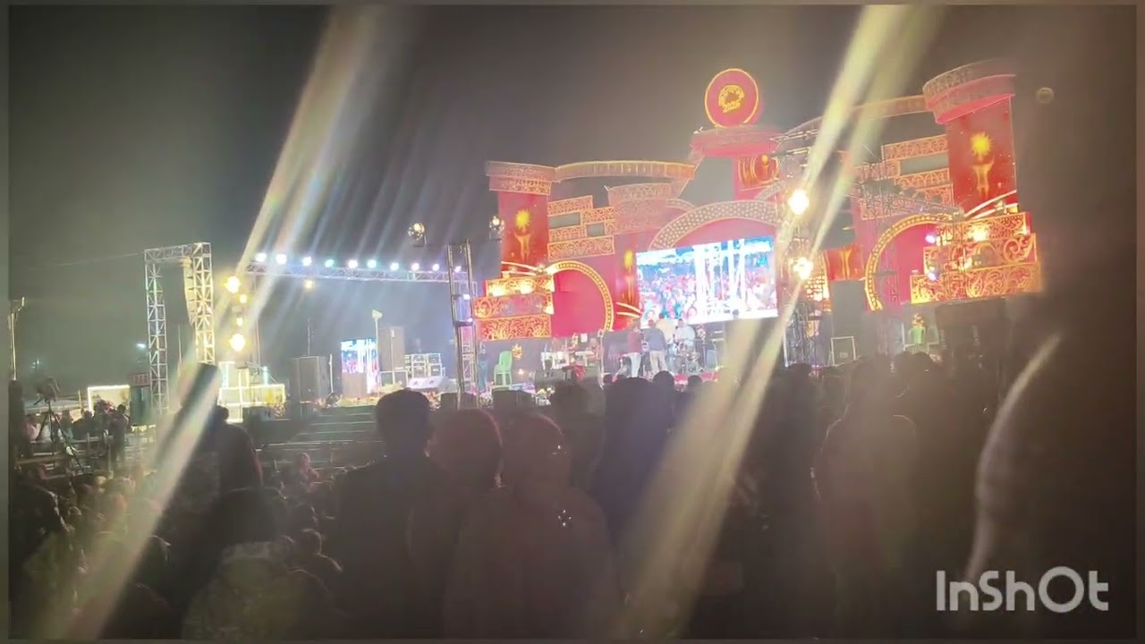 মাদপুর শহীদ মেলা আসন বন্ধুরা কম কম দামি সবকিছু কিনে নিয়ে যান