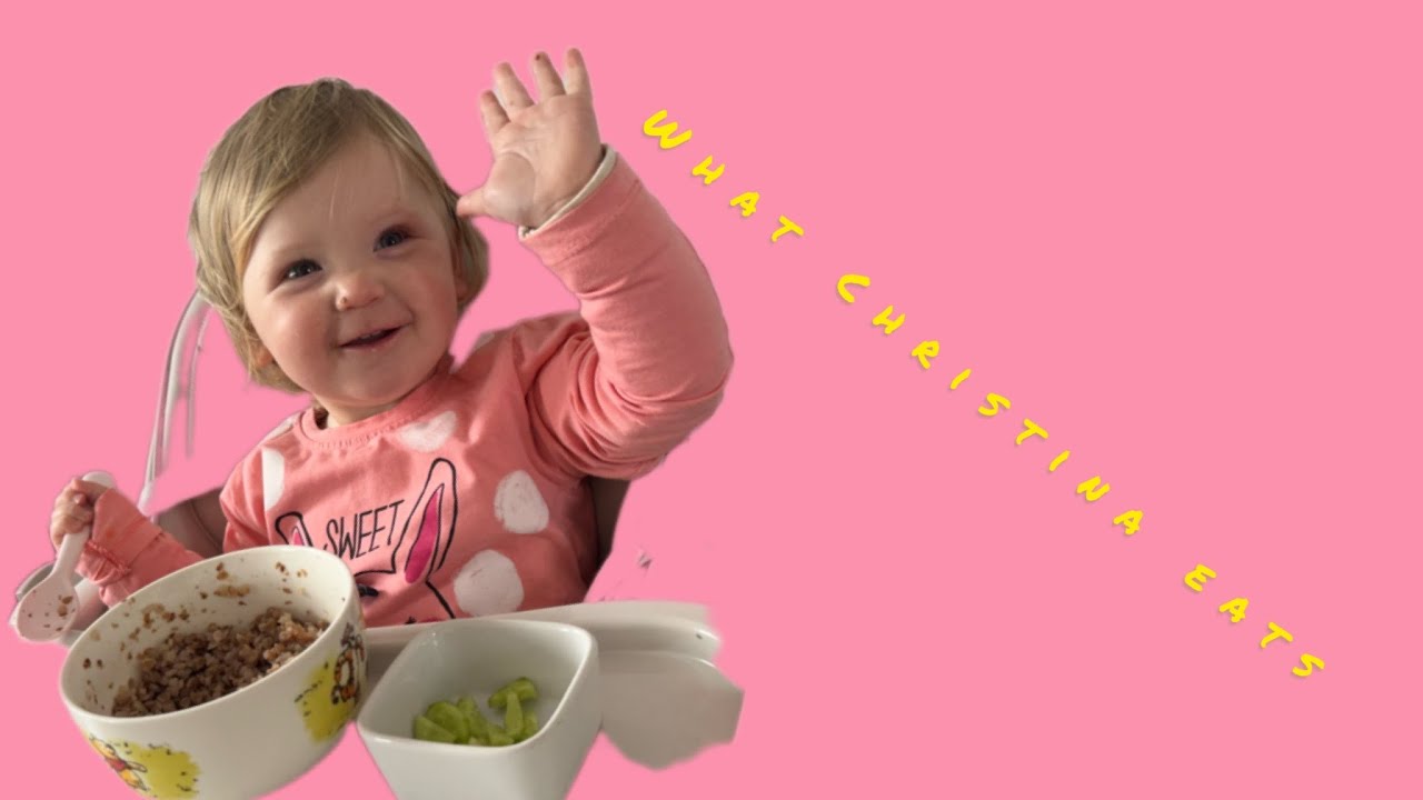 Health food for children Christina eats buckwheat herself 14 months 13.03.24