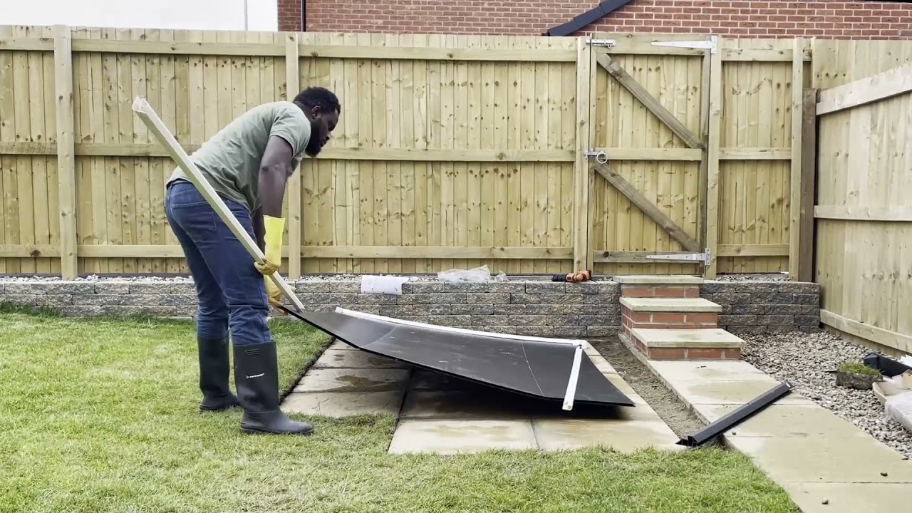 Building a Keter Manor 8x6 Apex Plastic Shed with floor.