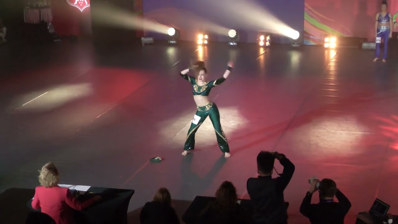 40 MEDS  DISCO DANCE SOLO ADULTS  Olga 7M