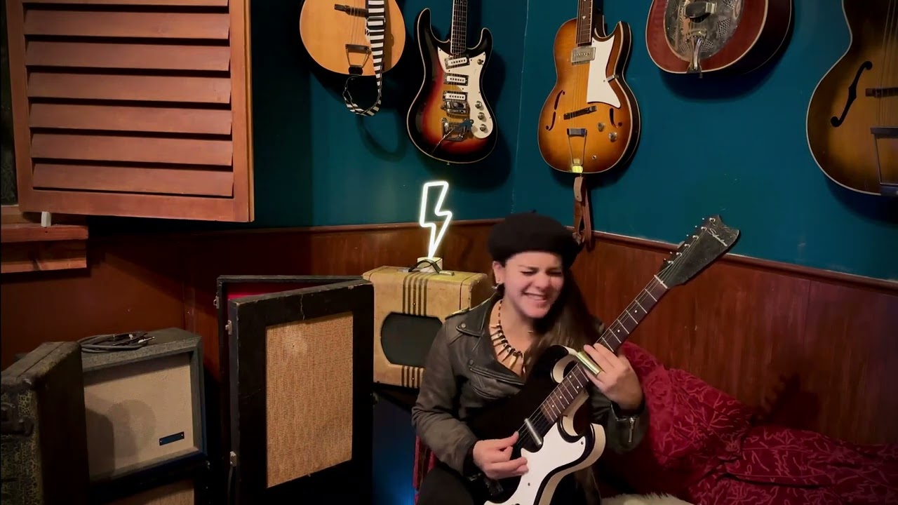 Ghalia Volt’s Stompin’ slide!