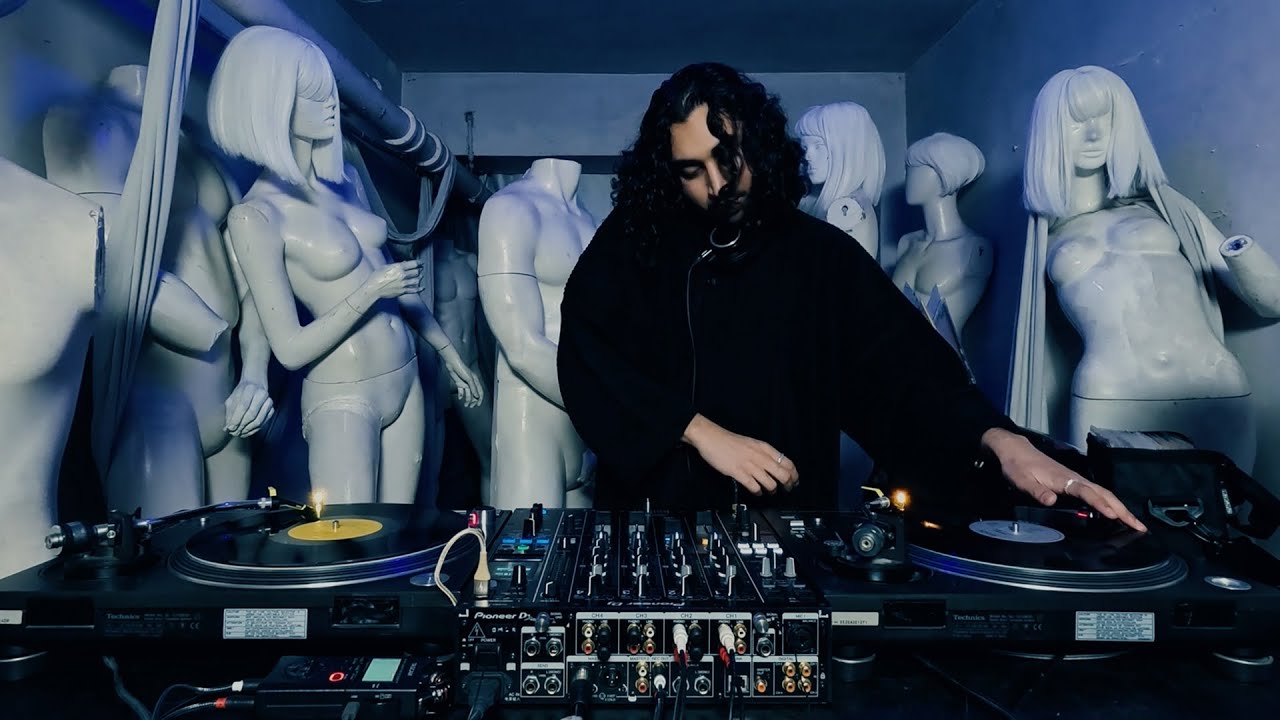 Creative Mix Sessions 0005 | Arjun Shah – Vinyl exploration of world percussive groove