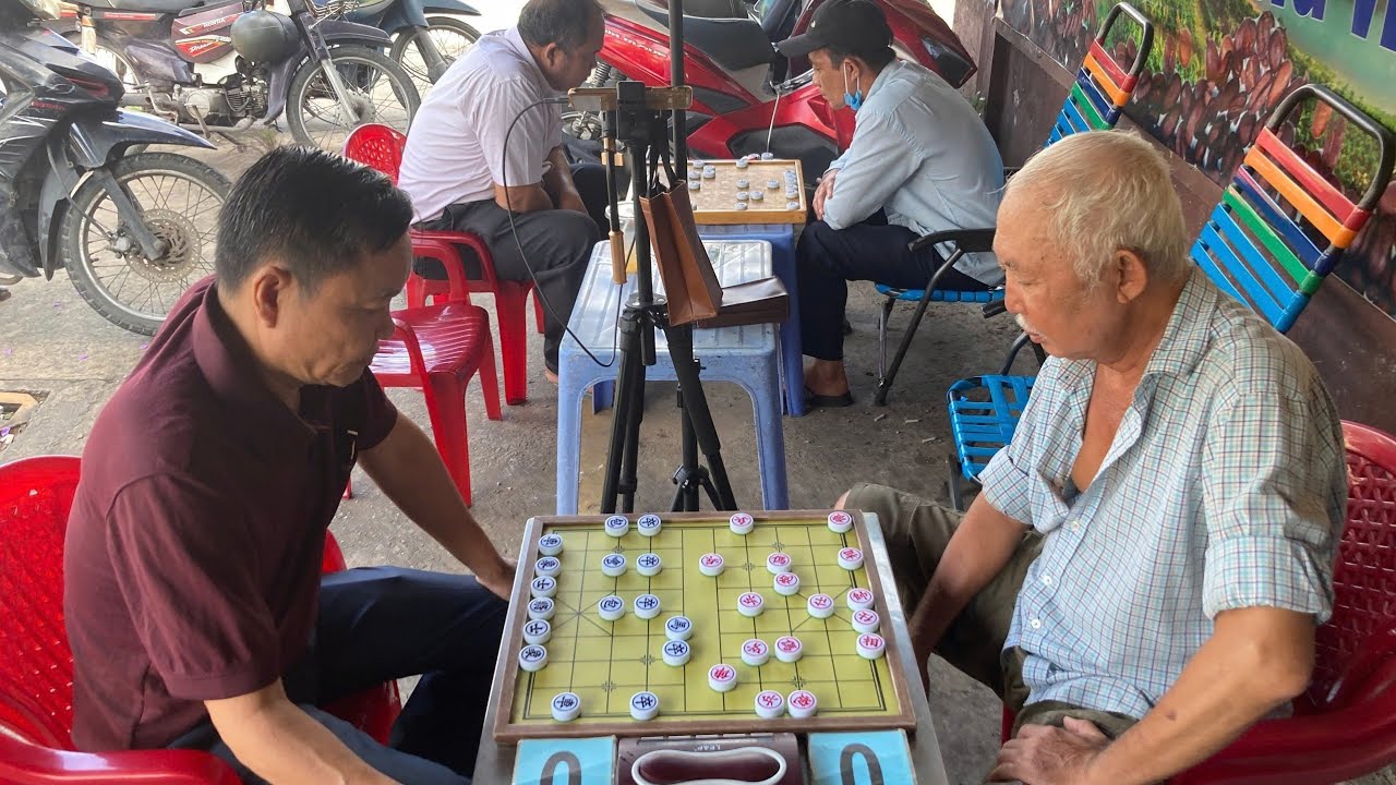 CAO THỦ CẨM(Huế) ĐÒI TỊCH THU XÍCH LÔ CỦA CHÚ VIỆT NGAY MÙNG 3TẾT VÀ CÁI KẾT ...