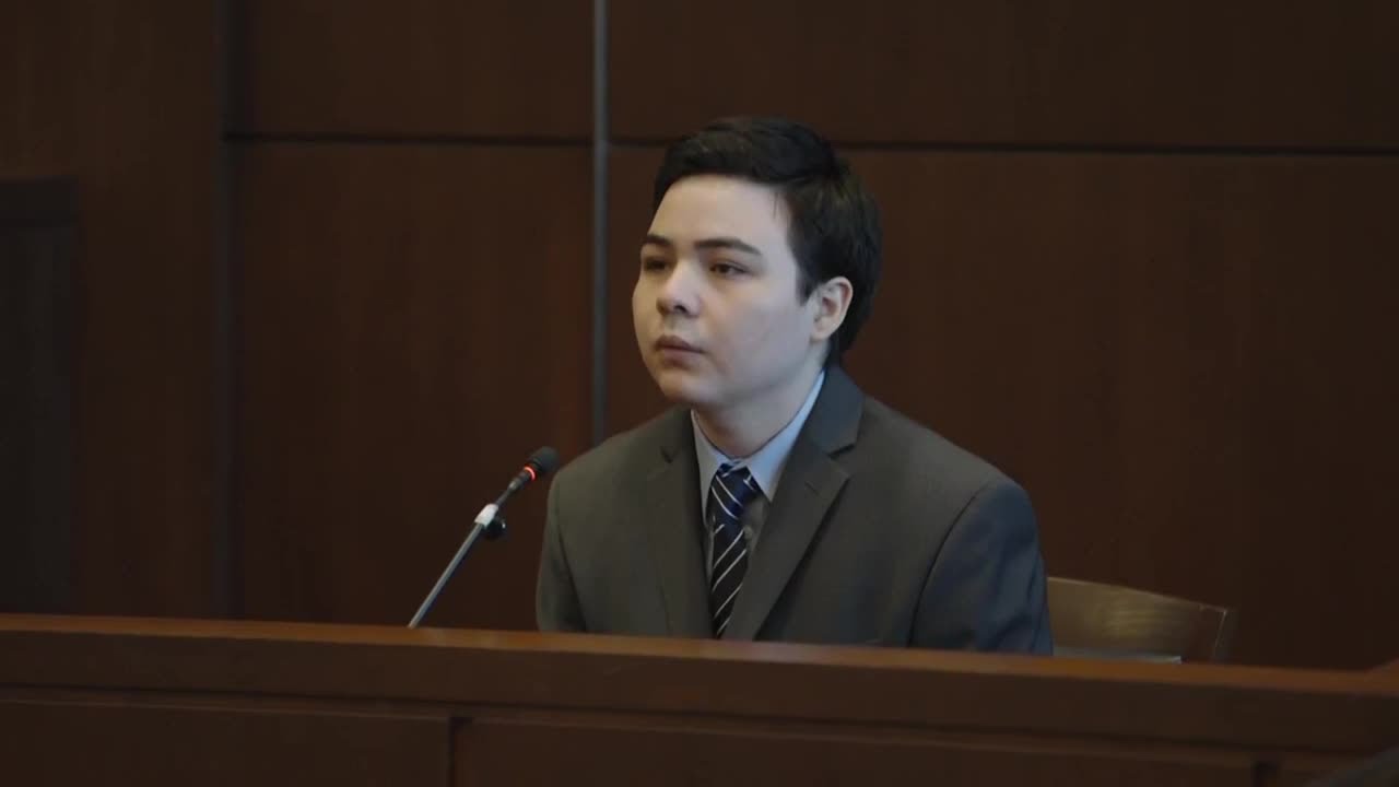 LIVE | Carlos Dominguez testifies in Davis stabbings trial