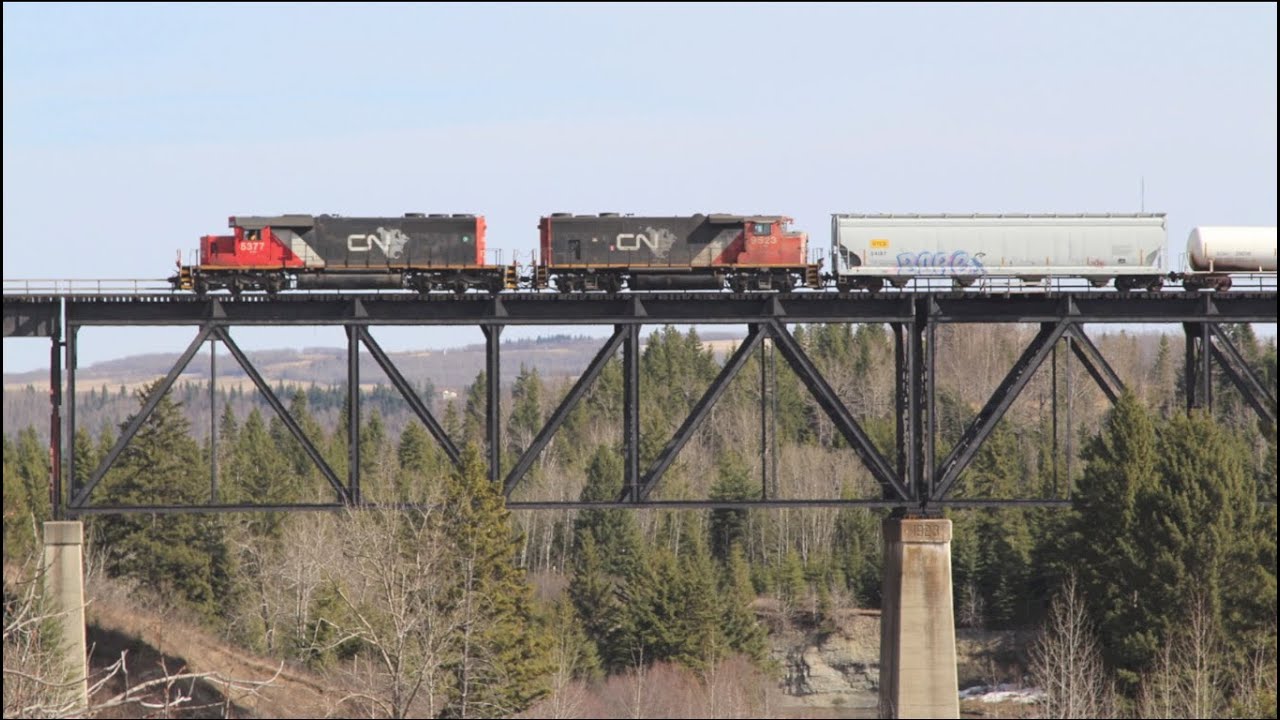 Ex-Mopac CN SD40-2 Leader - Red Deer, AB - 2015.04.13
