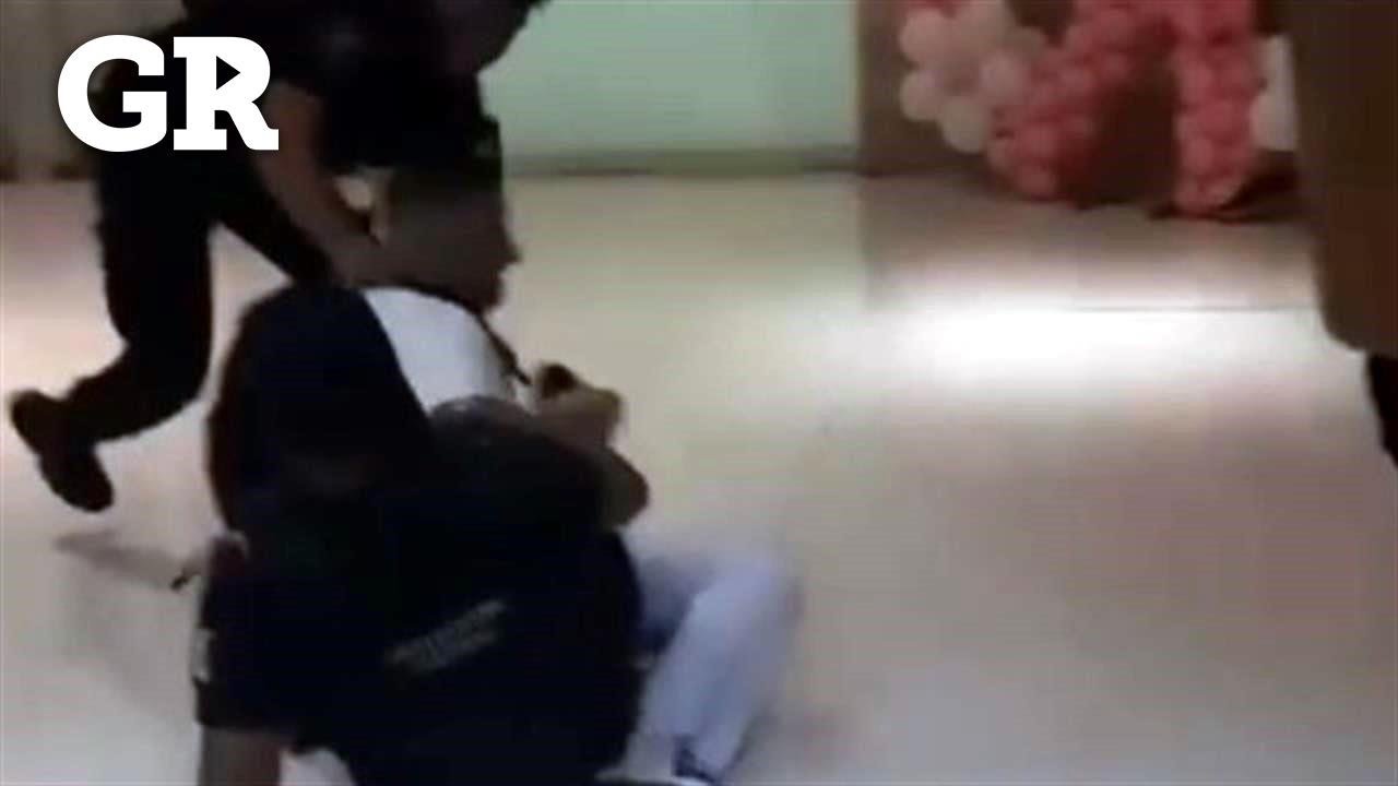 Enfermero y policías se pelean en hospital por revisión | Monterrey