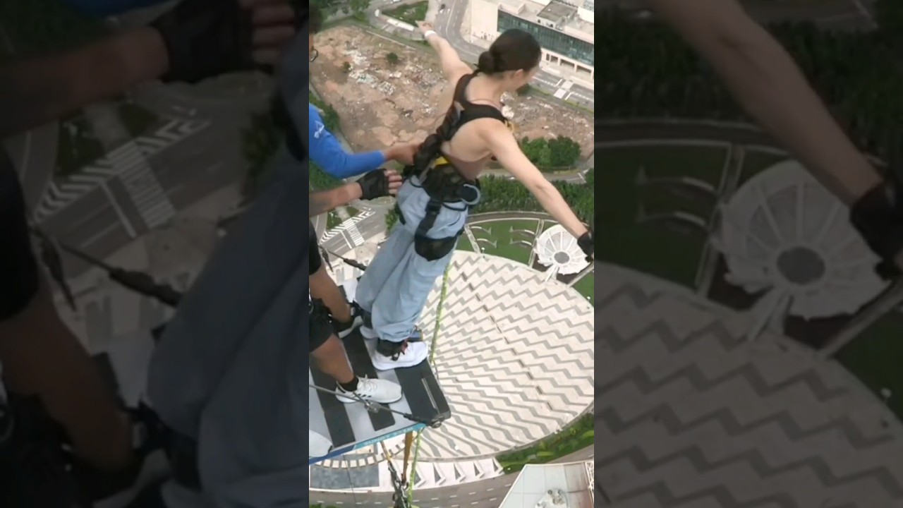 Bungee jumping Macau Tower 233